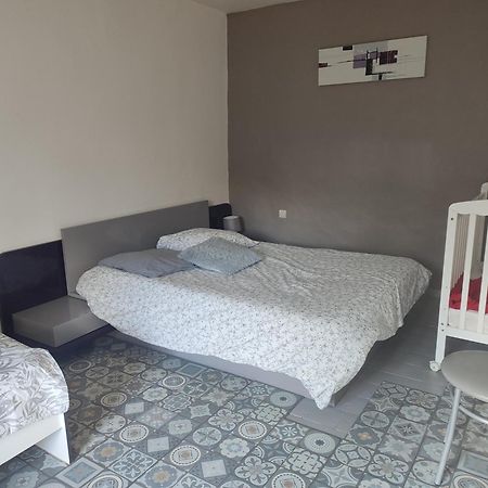 Maison Plain Pied, 2 Chambres, Longere Typique , Fraiche, Dans Bourg Avec Tous Commerces Luçay-le-Mâle Eksteriør bilde