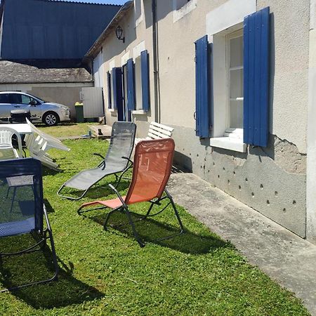 Maison Plain Pied, 2 Chambres, Longere Typique , Fraiche, Dans Bourg Avec Tous Commerces Luçay-le-Mâle Eksteriør bilde