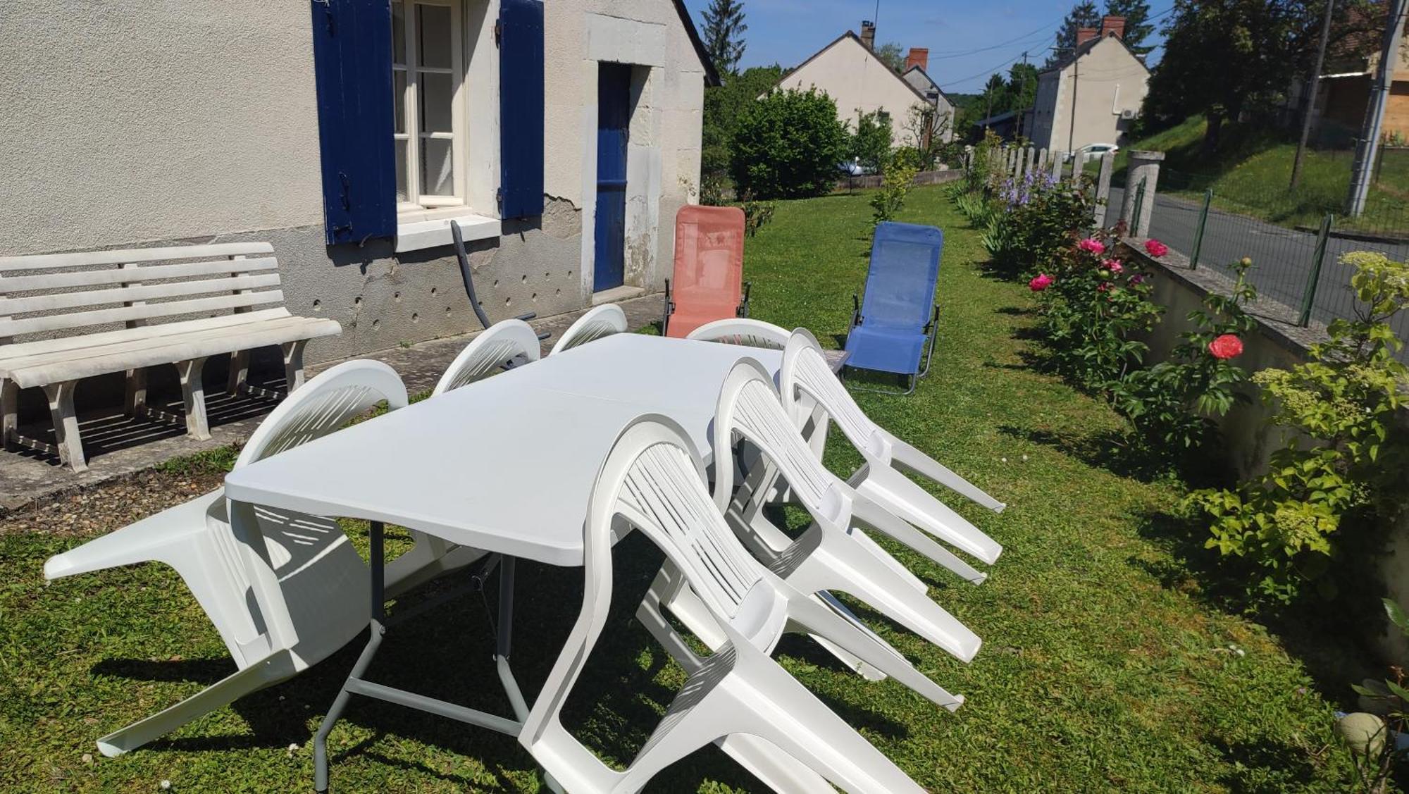 Maison Plain Pied, 2 Chambres, Longere Typique , Fraiche, Dans Bourg Avec Tous Commerces Luçay-le-Mâle Eksteriør bilde