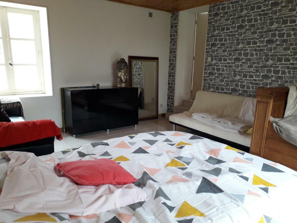 Maison Plain Pied, 2 Chambres, Longere Typique , Fraiche, Dans Bourg Avec Tous Commerces Luçay-le-Mâle Eksteriør bilde