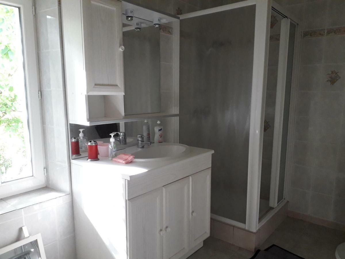 Maison Plain Pied, 2 Chambres, Longere Typique , Fraiche, Dans Bourg Avec Tous Commerces Luçay-le-Mâle Eksteriør bilde